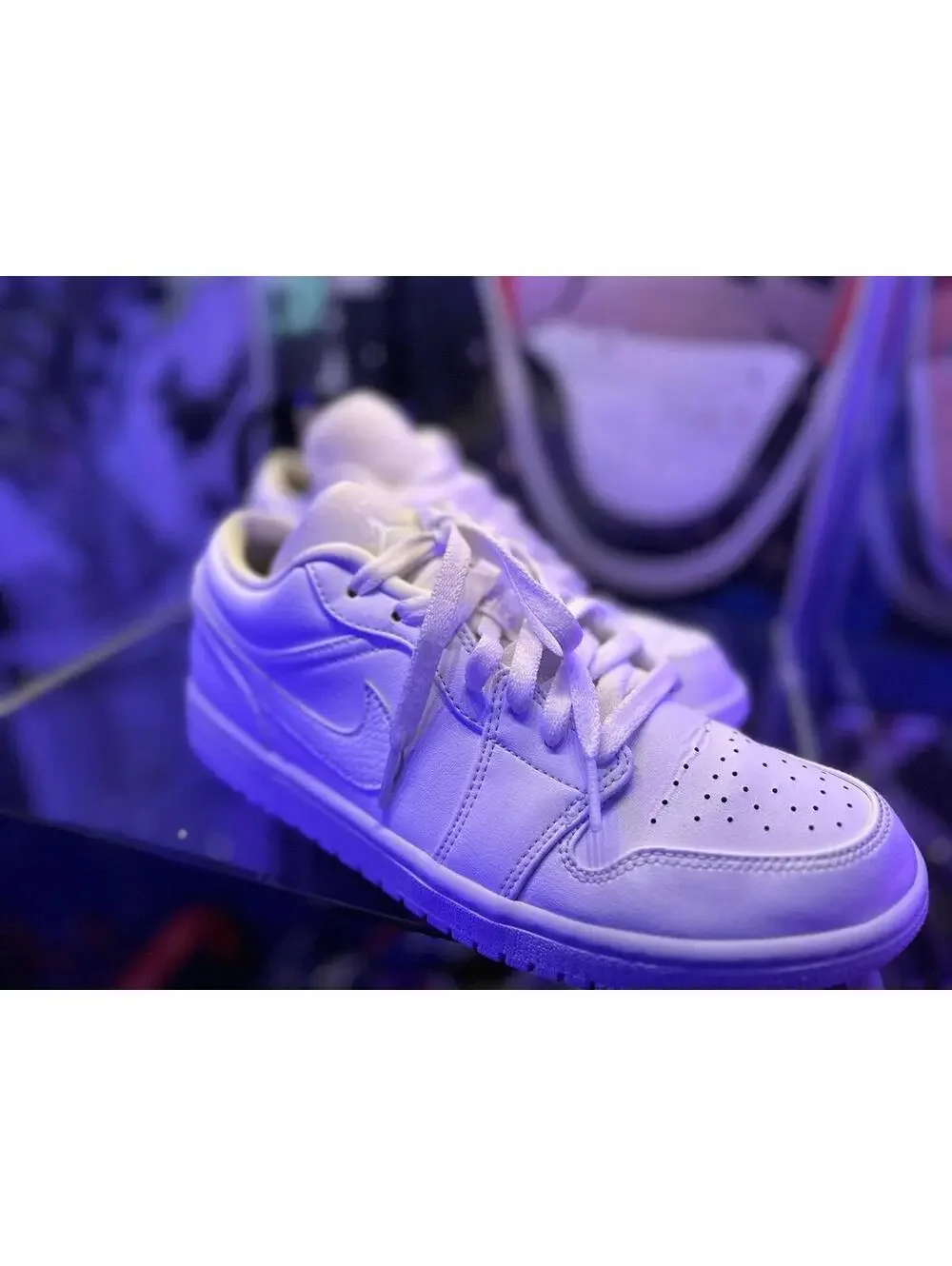 Nike Air Jordan 1 Low WHITE SIZE: WOMENS 9.5